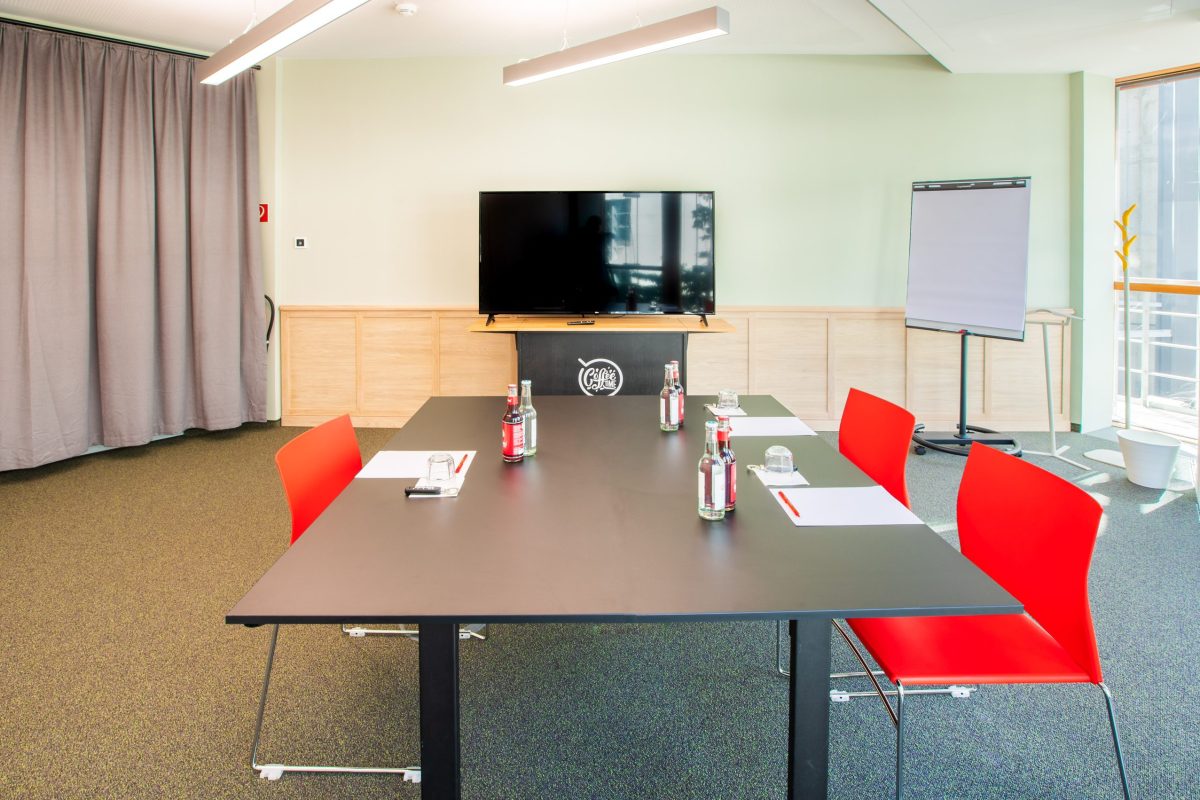 Andy-Warhol-1-scaled